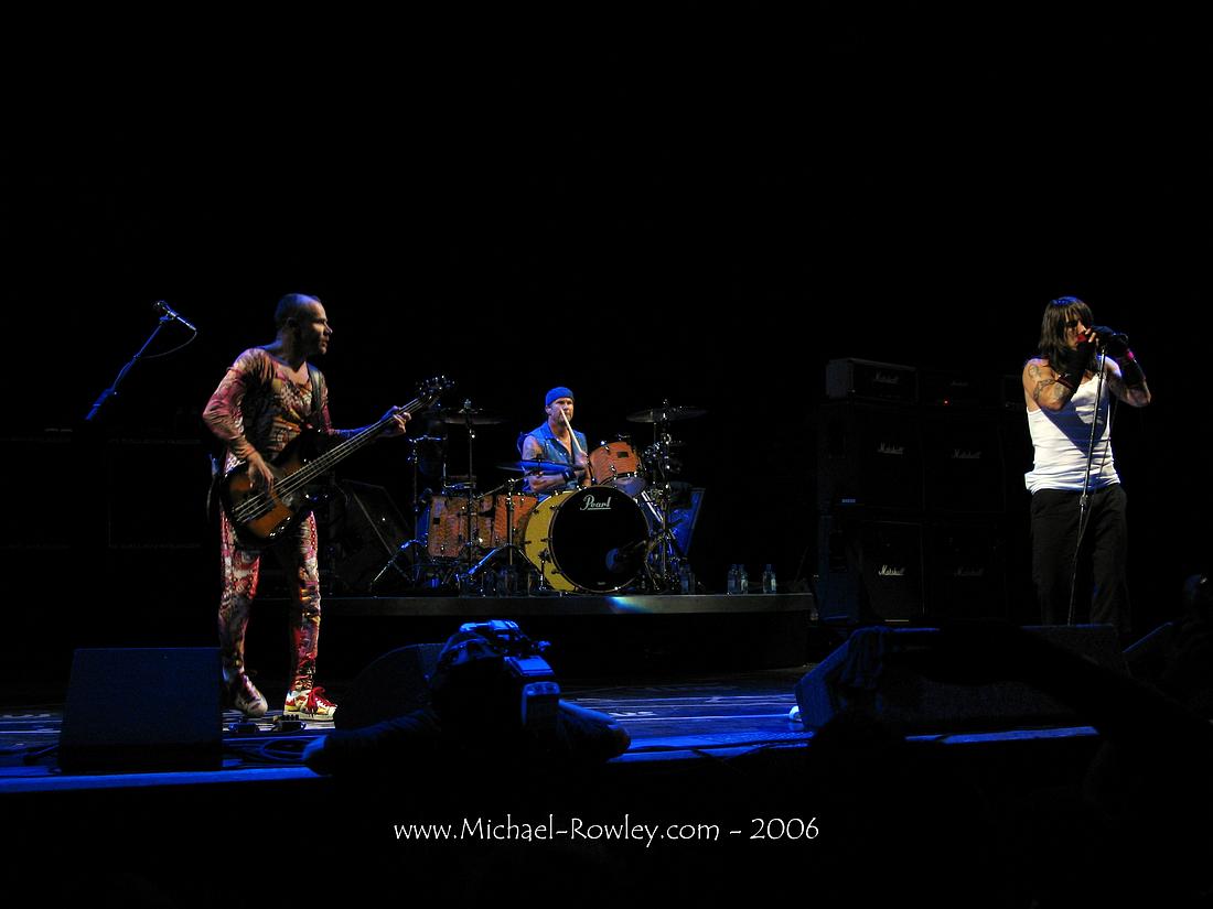 RHCP on stage