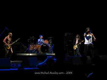 2006-08-12 RHCP Concert - Rachelle, Derek, Michael
